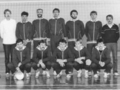 1975